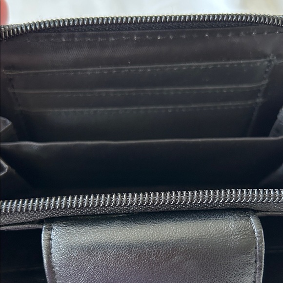 Chic Black Wristlet Clutch - Picture 2 of 8